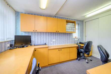 Peel Close, Caversham, Image 9