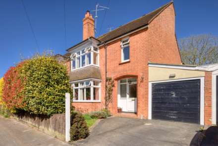 4 Bedroom Semi-Detached, Matlock Road, Caversham