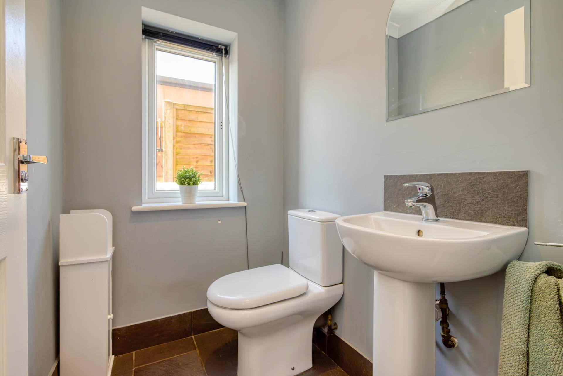 Stirling Close, Caversham, Image 8