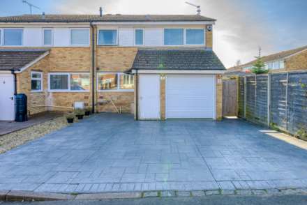 3 Bedroom Semi-Detached, Stirling Close, Caversham