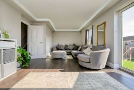 Stirling Close, Caversham, Image 2