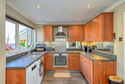Stirling Close, Caversham, Image 3