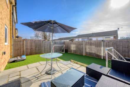 Stirling Close, Caversham, Image 4