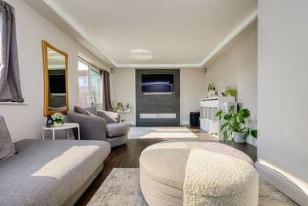 Stirling Close, Caversham, Image 5