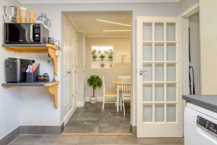 Stirling Close, Caversham, Image 7