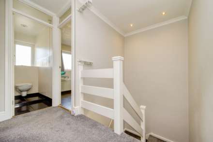 Stirling Close, Caversham, Image 9