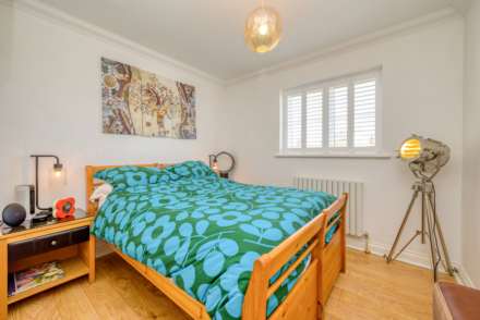 Bell Court, Emmer Green, Image 17