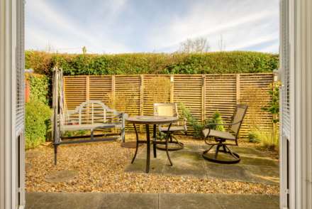 Bell Court, Emmer Green, Image 20