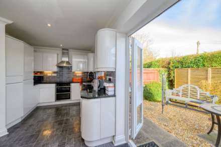 Bell Court, Emmer Green, Image 3