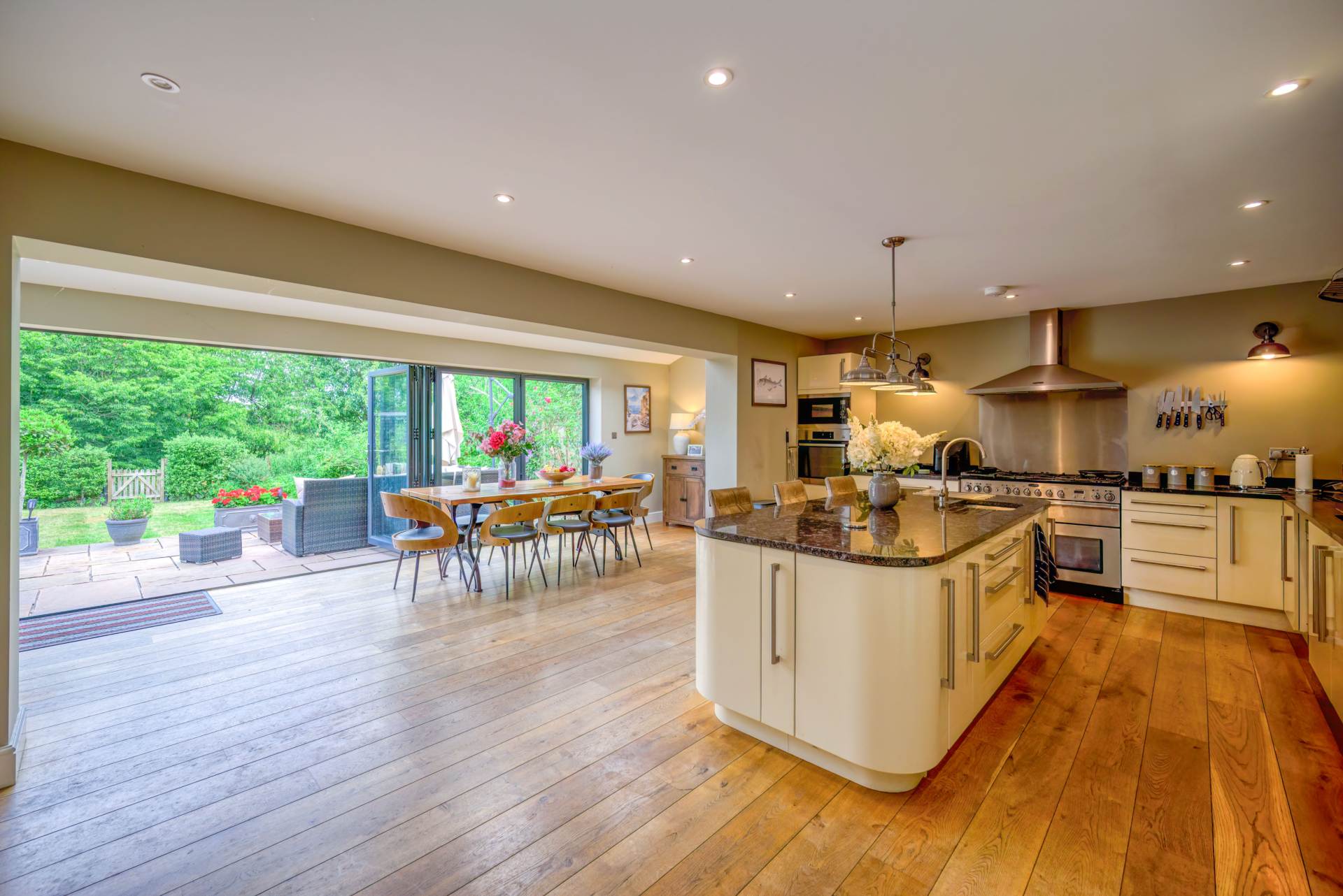 Chazey Close, Reading, Image 2