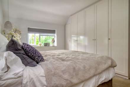 Chazey Close, Reading, Image 23