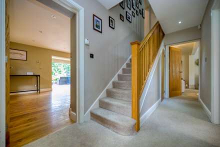 Chazey Close, Reading, Image 6
