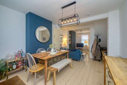 2 Bedroom Terrace, Edgehill Street, Reading
