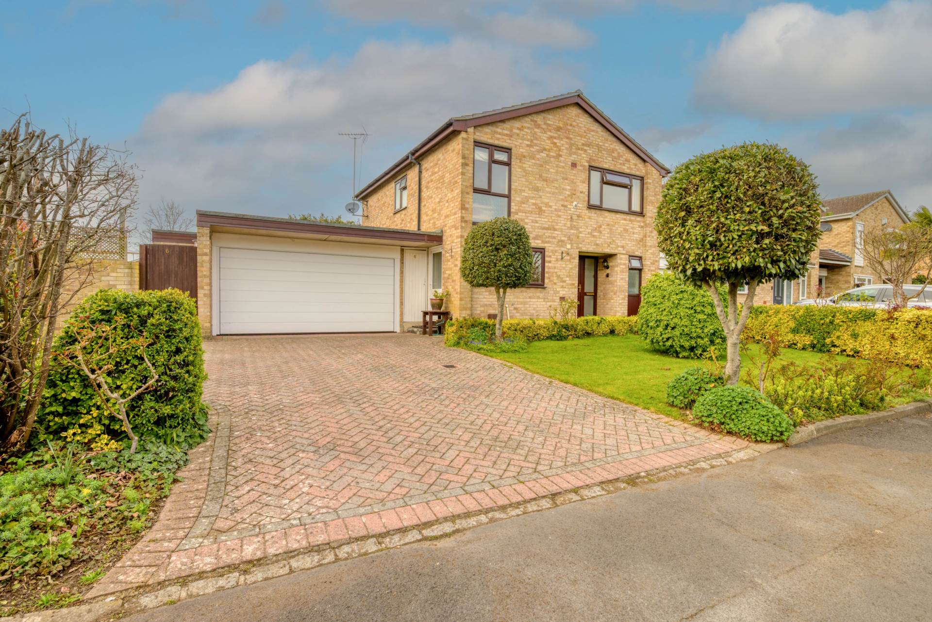 Burleigh Mews, Caversham Park, Image 1