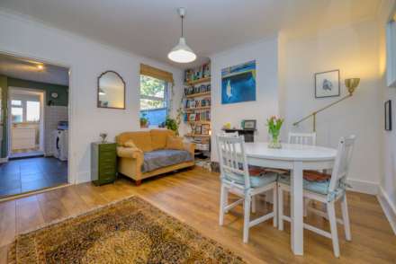 Gosbrook Road, Caversham, Image 2