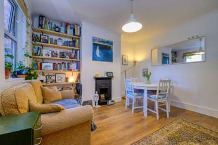Gosbrook Road, Caversham, Image 5
