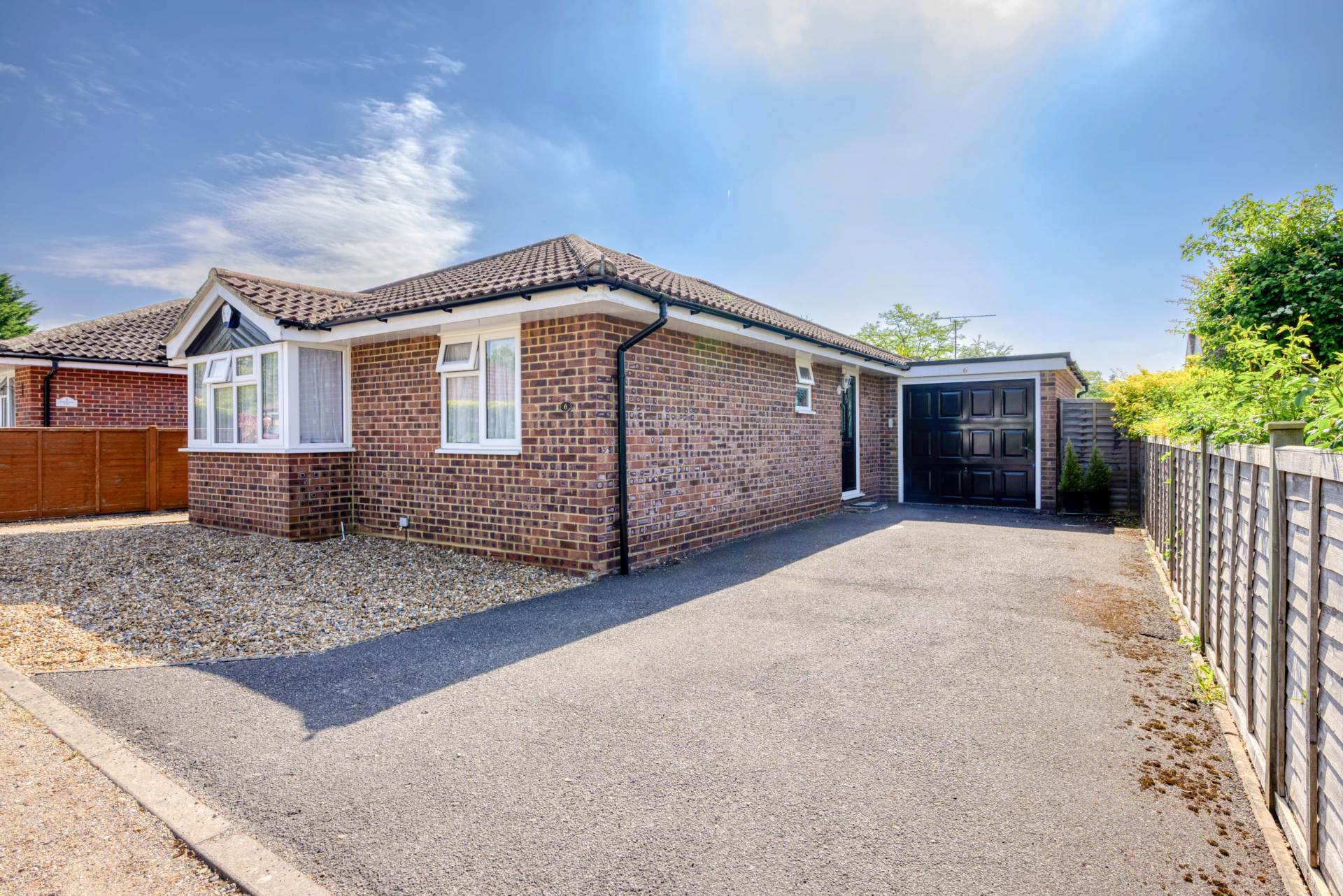 Lymington Gate, Caversham Heights, Image 1
