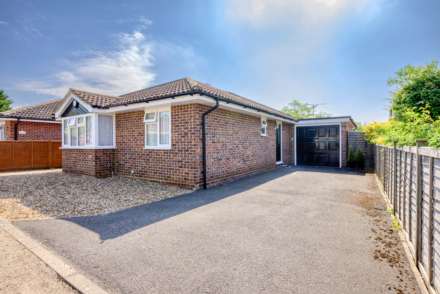 Lymington Gate, Caversham Heights