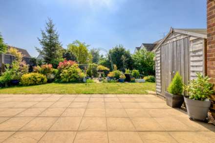Lymington Gate, Caversham Heights, Image 11