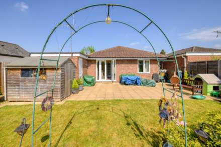 Lymington Gate, Caversham Heights, Image 12