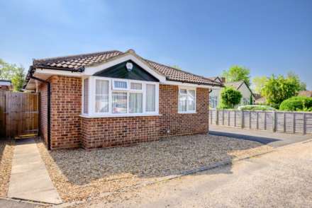 Lymington Gate, Caversham Heights, Image 14