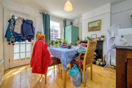 Queen St, Caversham, Image 4