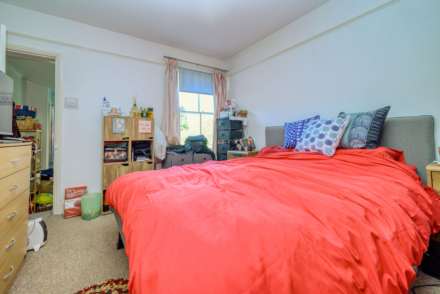 Queen St, Caversham, Image 9