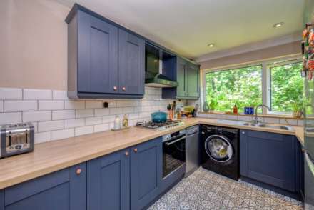 Luscombe Close, Caversham, Image 3