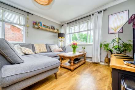 Luscombe Close, Caversham, Image 6