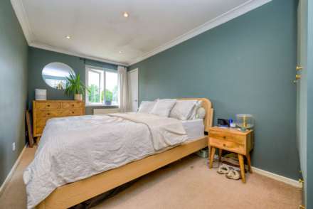 Luscombe Close, Caversham, Image 8