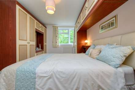 Abingdon Drive, Caversham Park Village, Image 13
