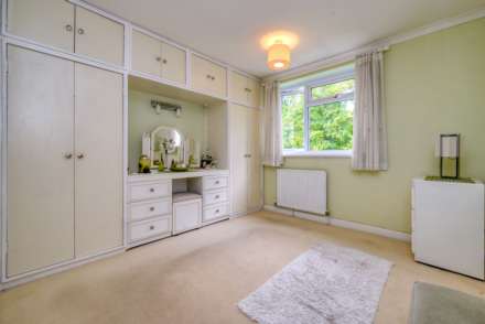 Abingdon Drive, Caversham Park Village, Image 14