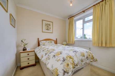 Abingdon Drive, Caversham Park Village, Image 15