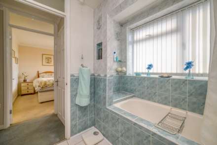 Abingdon Drive, Caversham Park Village, Image 17