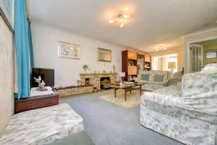 Abingdon Drive, Caversham Park Village, Image 2