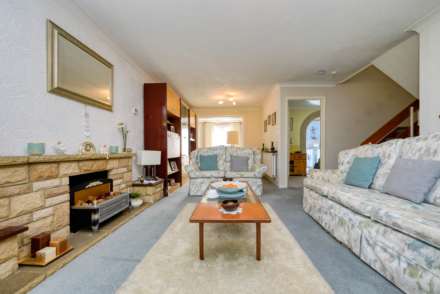 Abingdon Drive, Caversham Park Village, Image 3