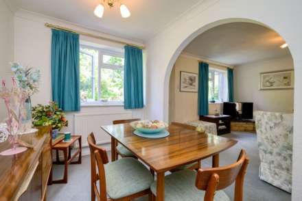 Abingdon Drive, Caversham Park Village, Image 4