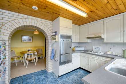 Abingdon Drive, Caversham Park Village, Image 9