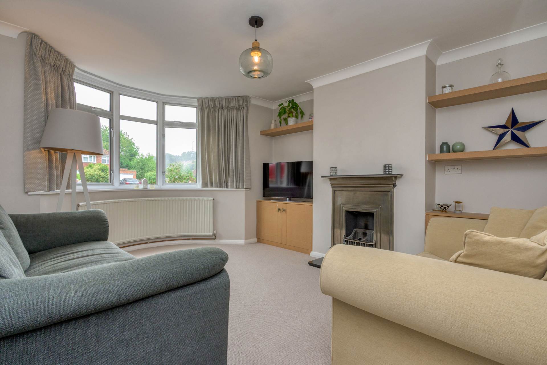 Valley Close, Caversham, Image 2