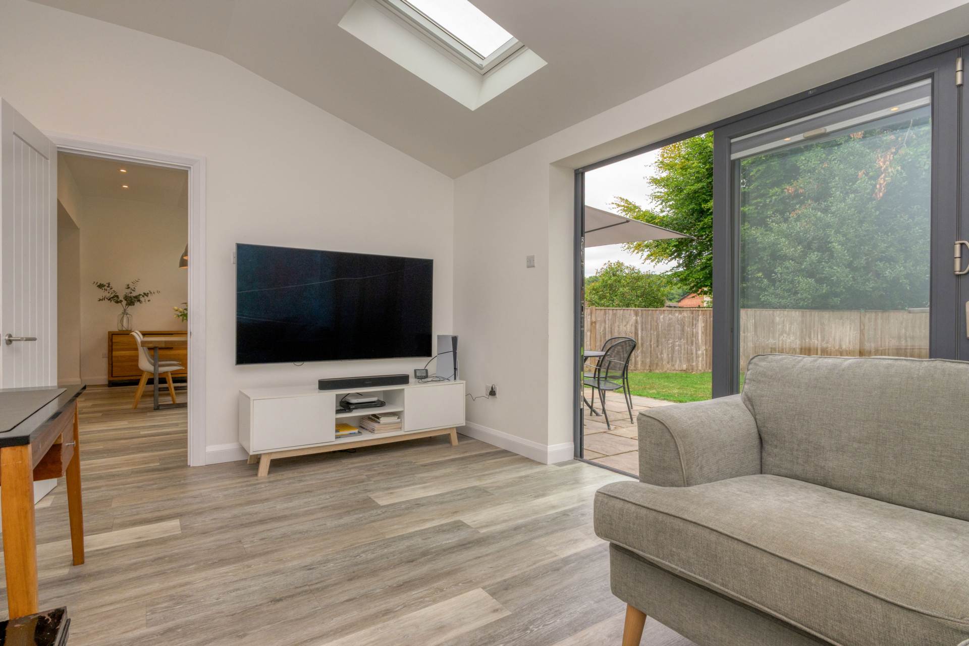 Valley Close, Caversham, Image 8