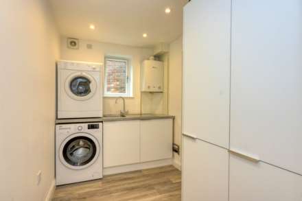 Valley Close, Caversham, Image 10