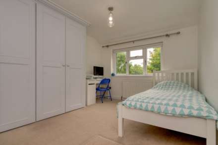 Valley Close, Caversham, Image 17