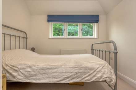 Valley Close, Caversham, Image 18