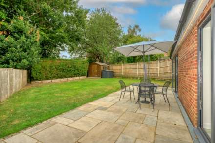 Valley Close, Caversham, Image 23