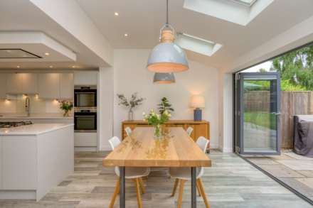 Valley Close, Caversham, Image 3