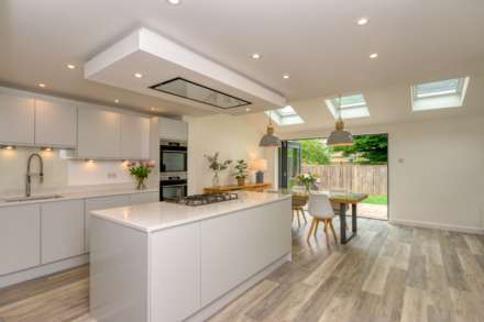 Valley Close, Caversham, Image 4