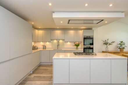 Valley Close, Caversham, Image 7