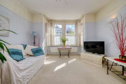 St Anne's Road, Caversham, Image 4