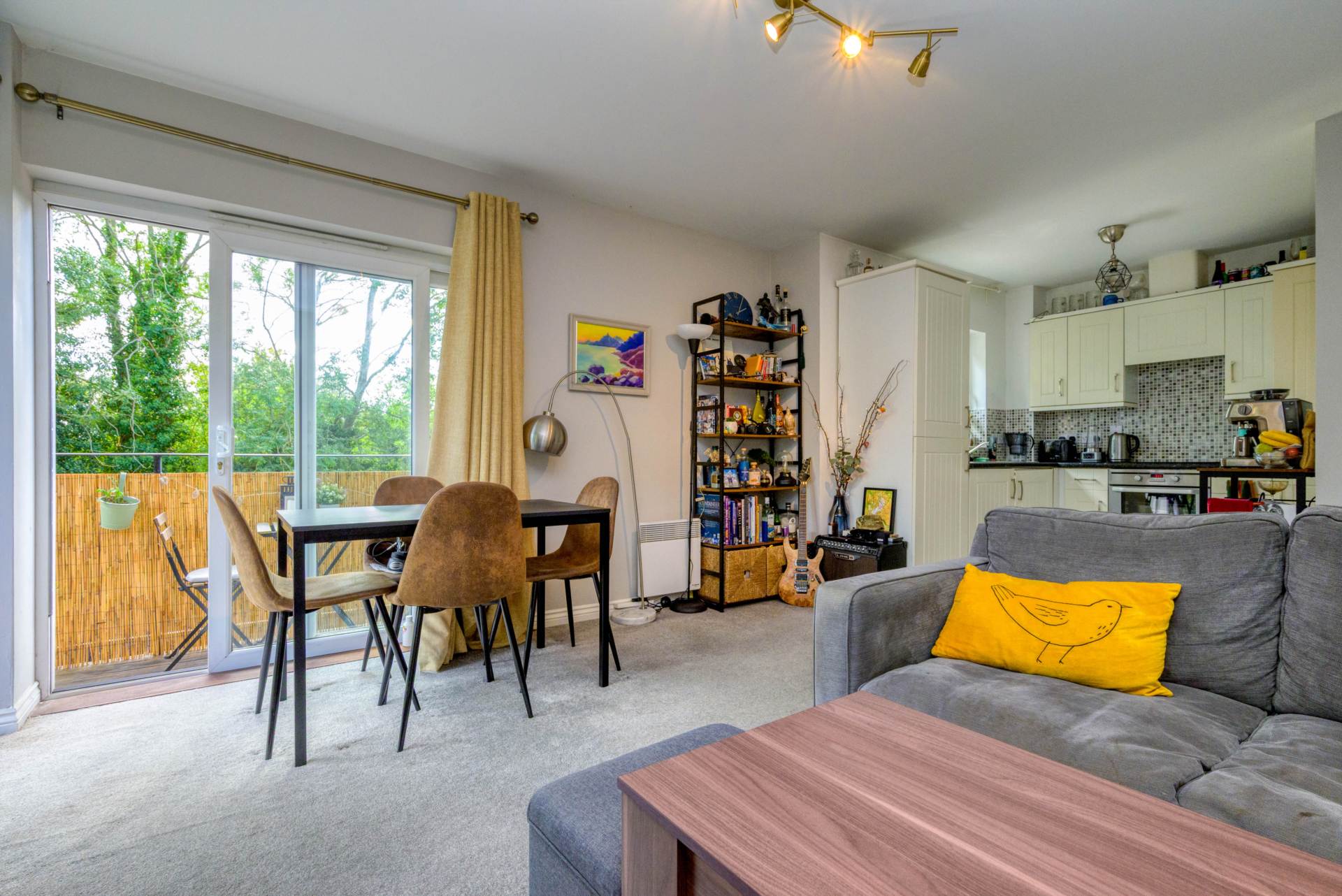 Meadow Way, Caversham, Image 4