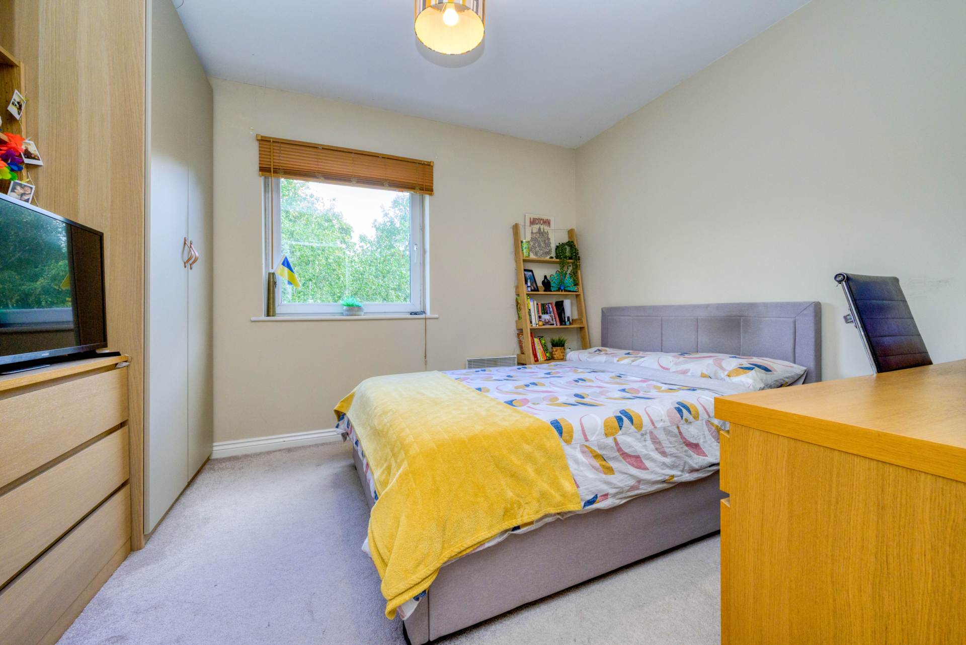 Meadow Way, Caversham, Image 9